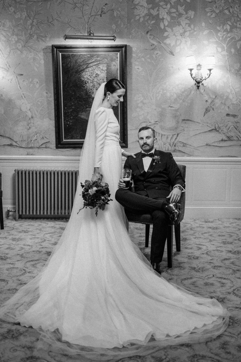 clasic portrait of bride and groom